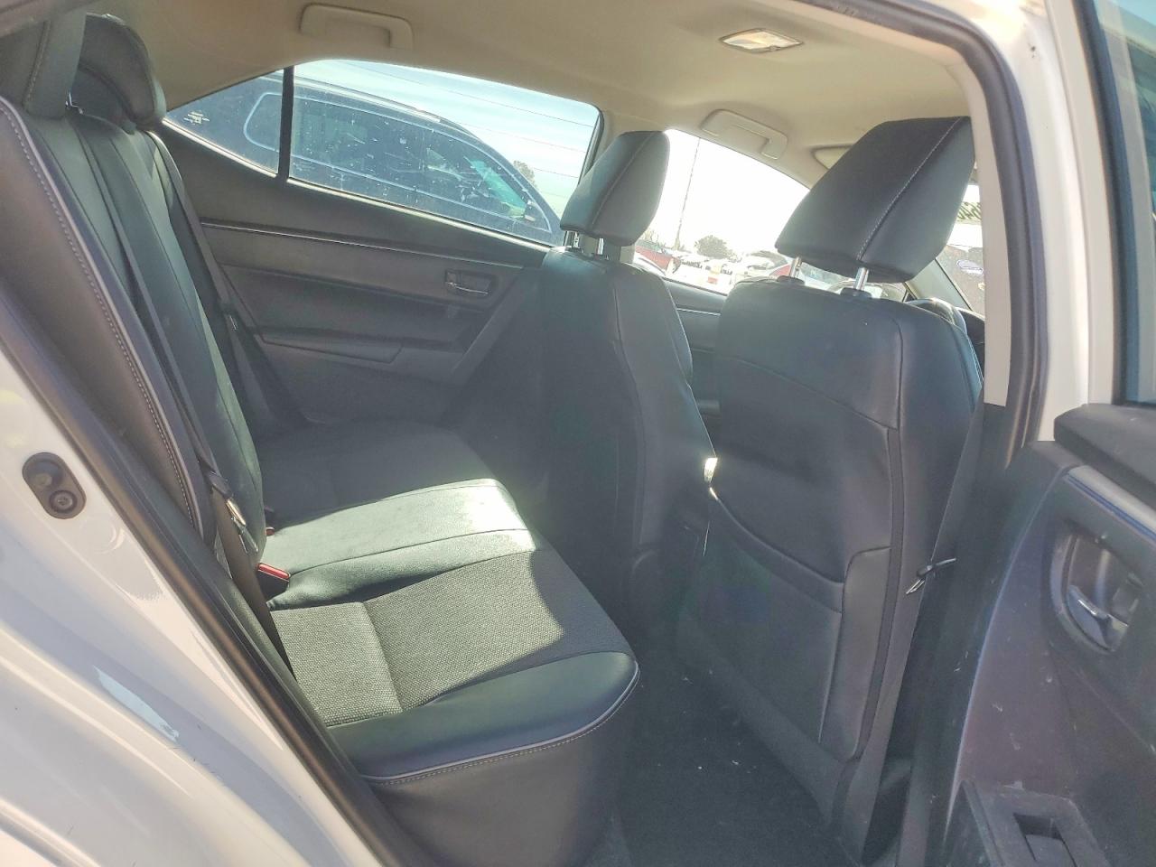 2014 TOYOTA COROLLA L photo 10