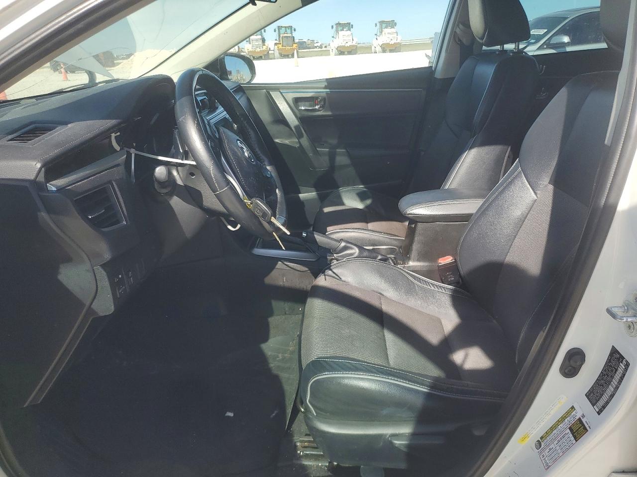 2014 TOYOTA COROLLA L photo 7