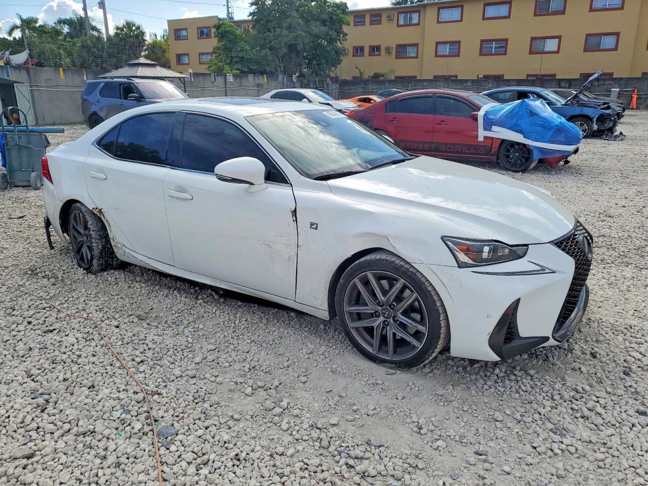 2020 LEXUS IS 300 F SPORT photo 4