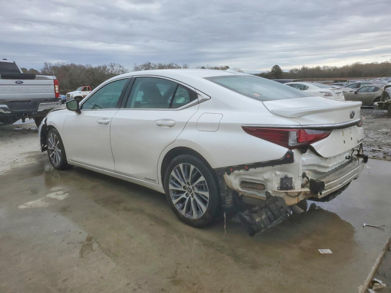 2021 LEXUS ES 300H photo 2