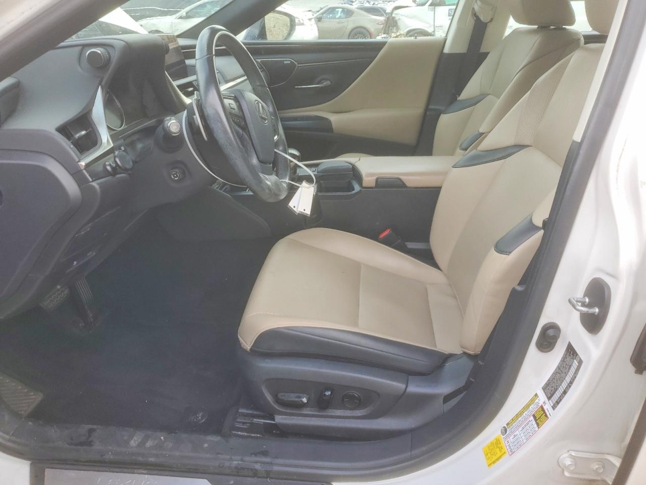 2021 LEXUS ES 300H photo 7