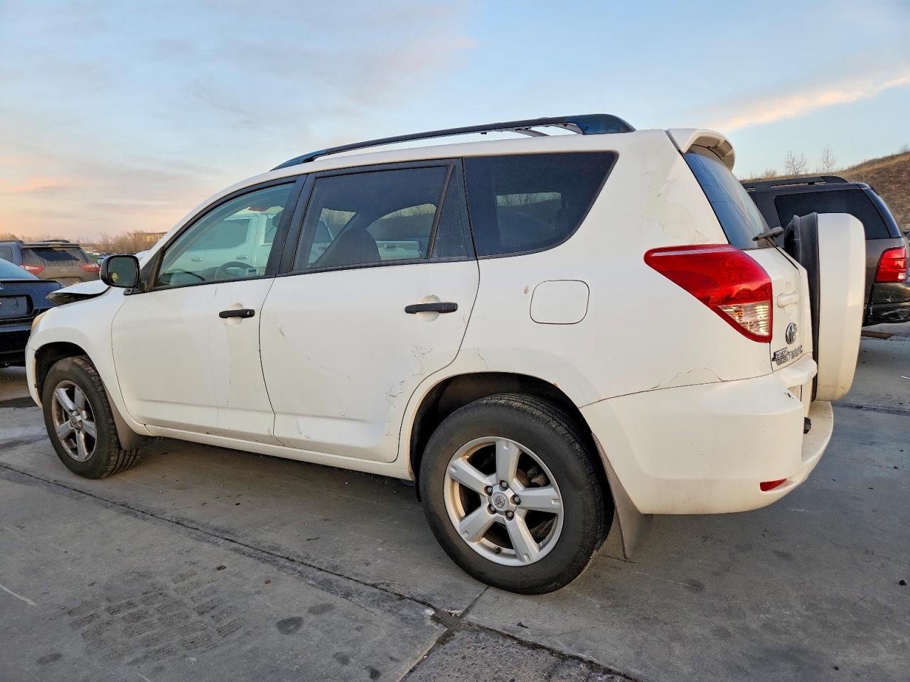 2008 TOYOTA RAV4 photo 2