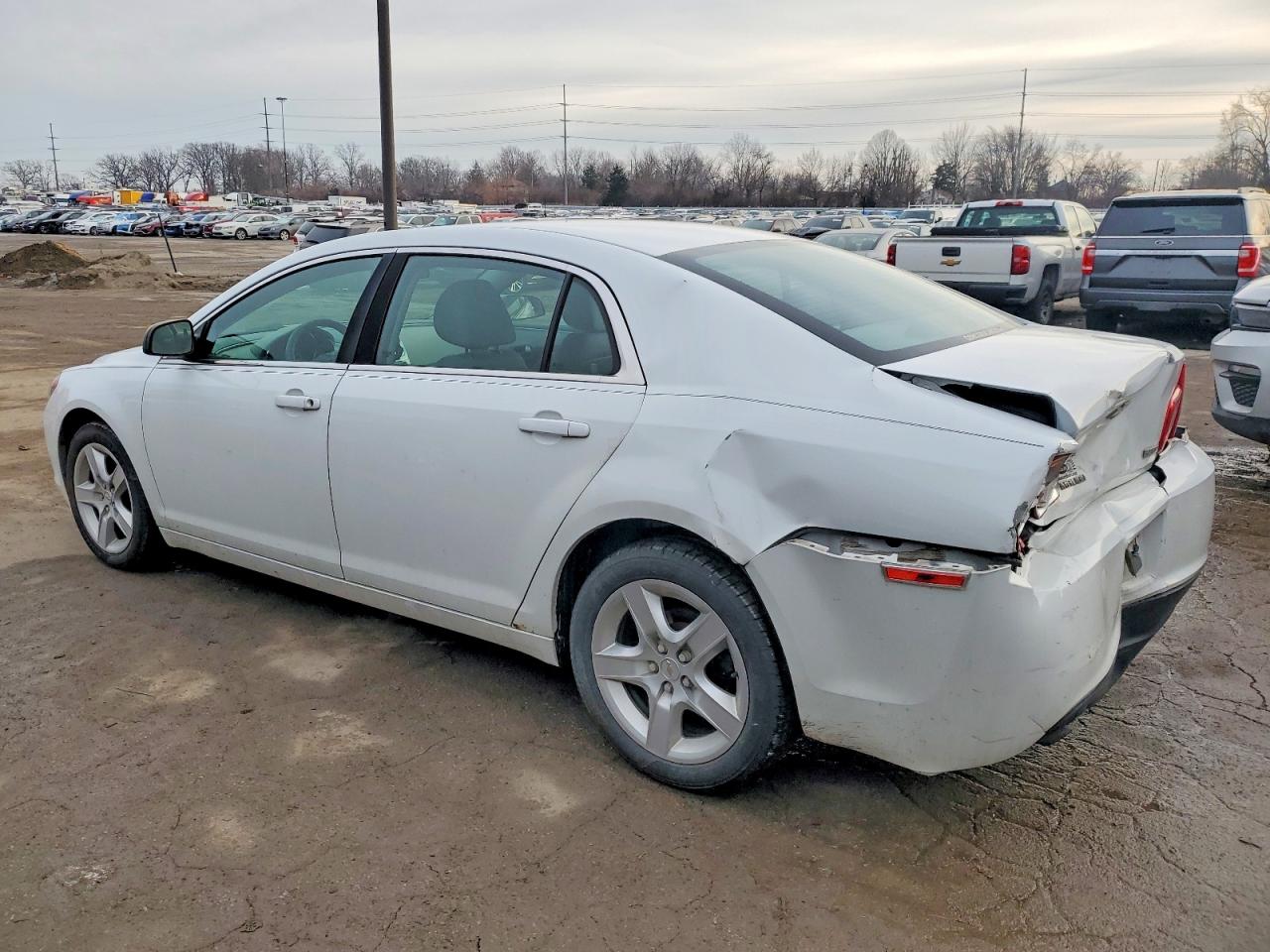2011 CHEVROLET MALIBU LS photo 2