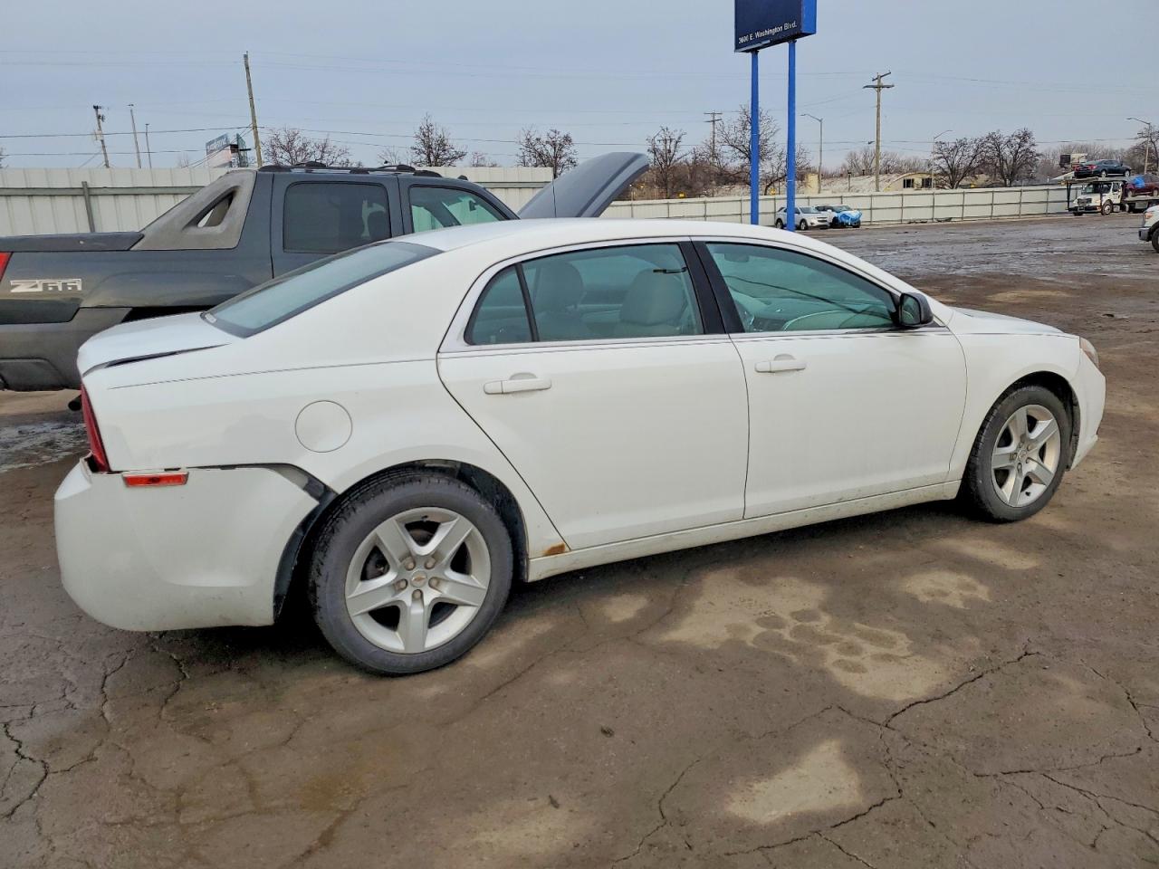 2011 CHEVROLET MALIBU LS photo 3