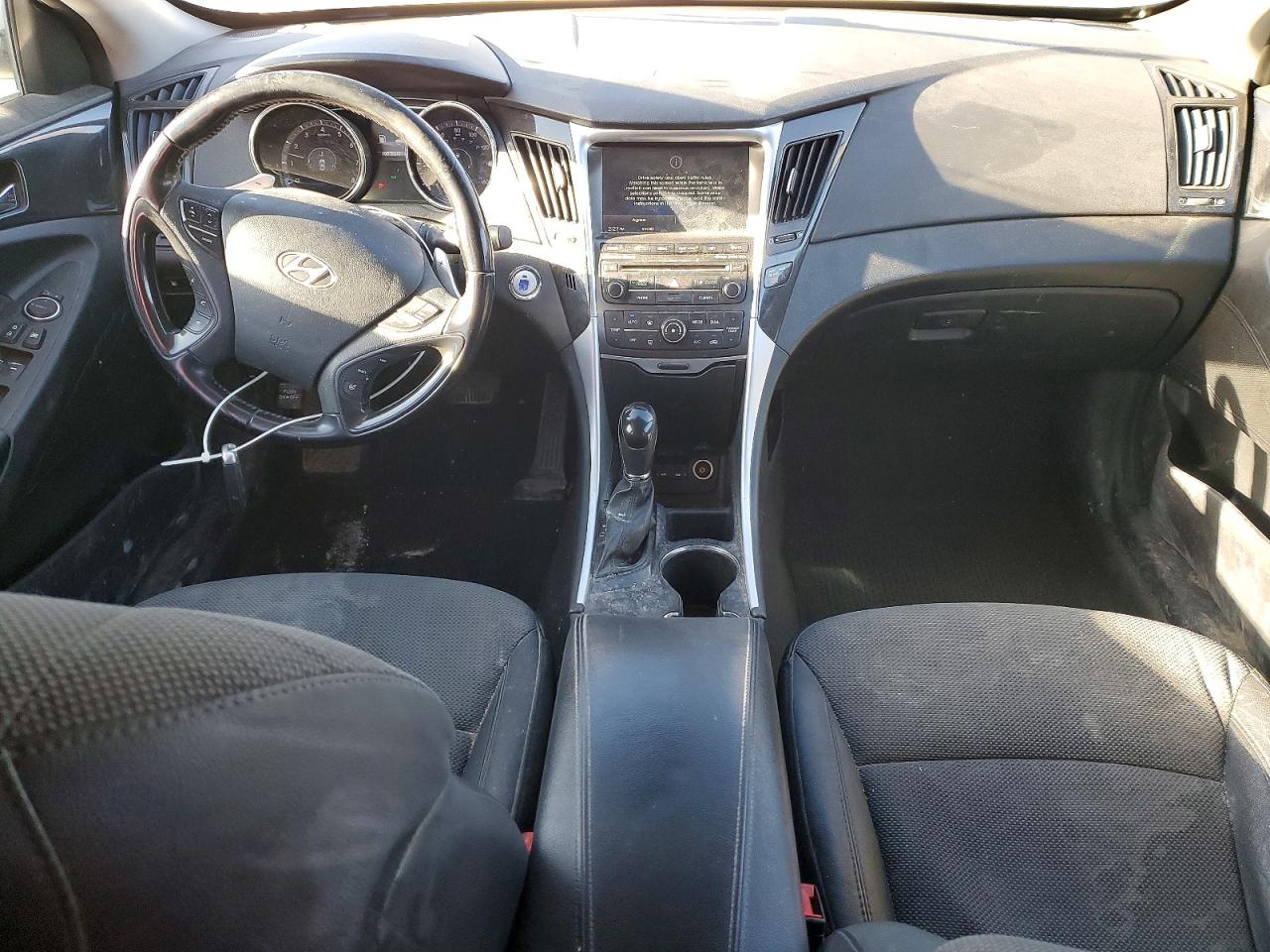 2014 HYUNDAI SONATA SE photo 8