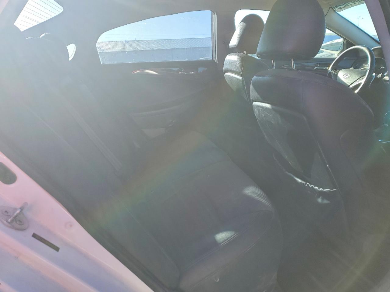 2014 HYUNDAI SONATA SE photo 10
