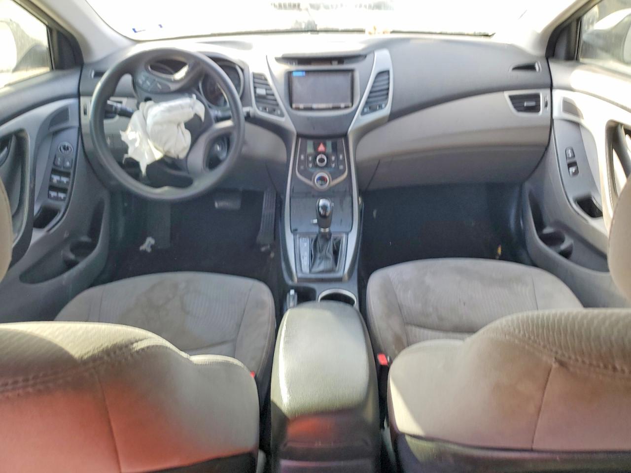 2016 HYUNDAI ELANTRA SE photo 8