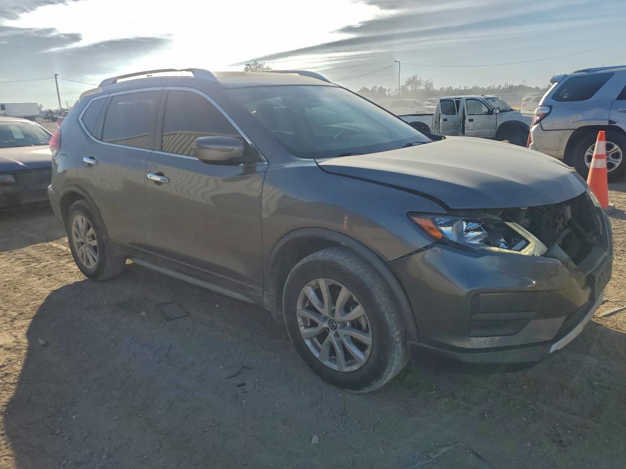 2019 NISSAN ROGUE S photo 4