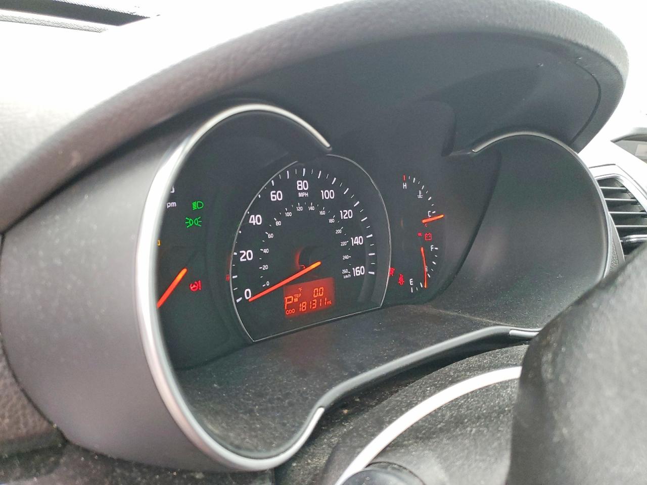 2015 KIA SORENTO LX photo 9