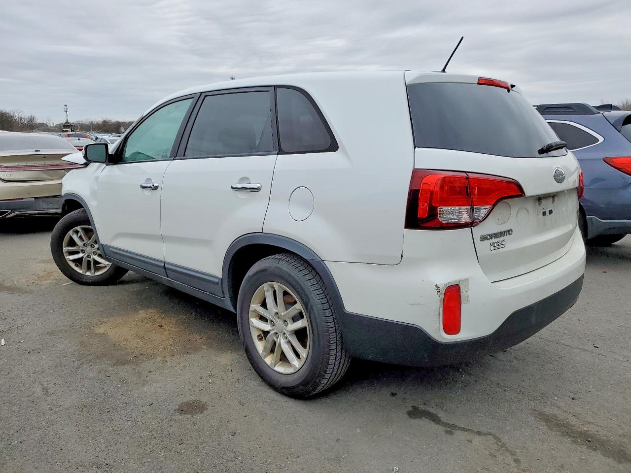 2015 KIA SORENTO LX photo 2