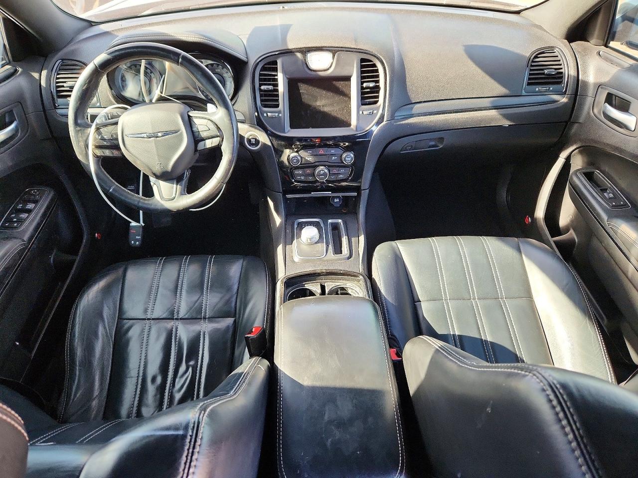 2015 CHRYSLER 300 S photo 8