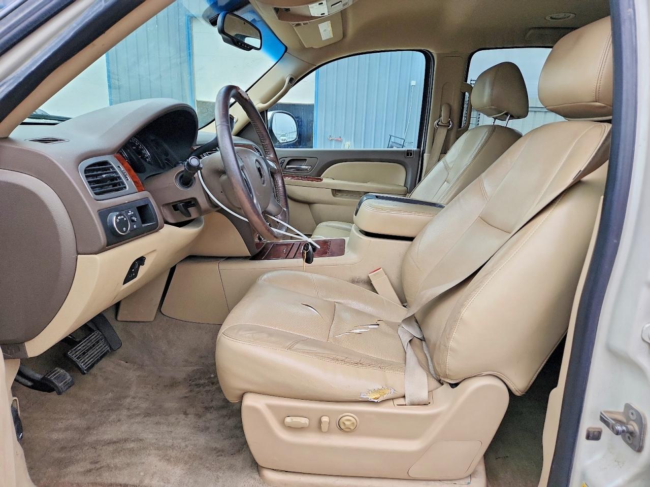 2012 CHEVROLET SUBURBAN C1500 LTZ photo 7