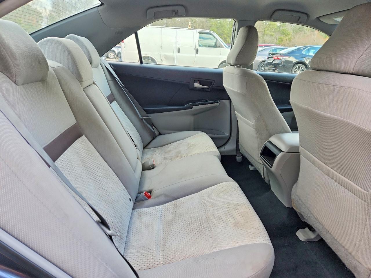 2012 TOYOTA CAMRY LE photo 10