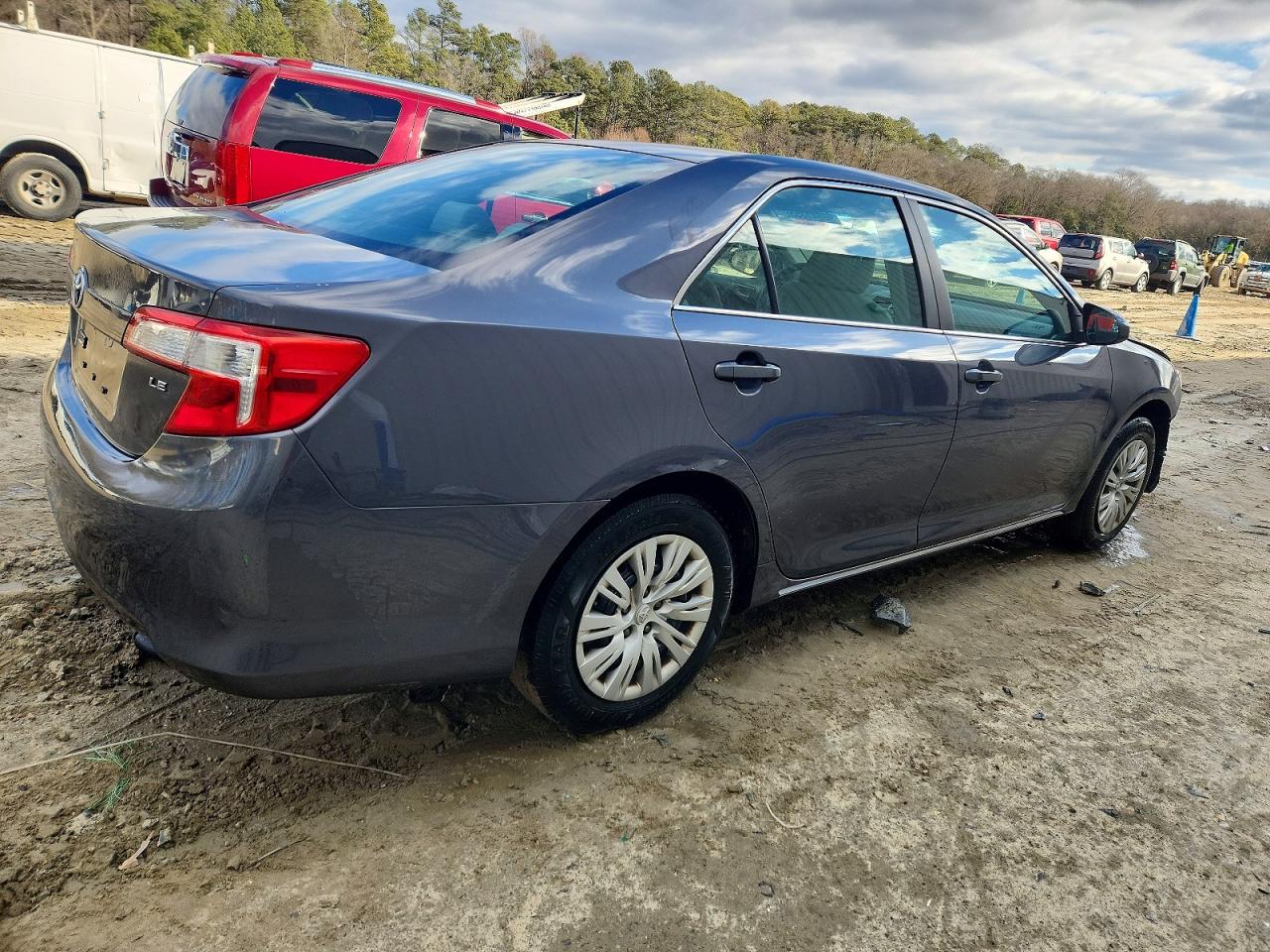 2012 TOYOTA CAMRY LE photo 3