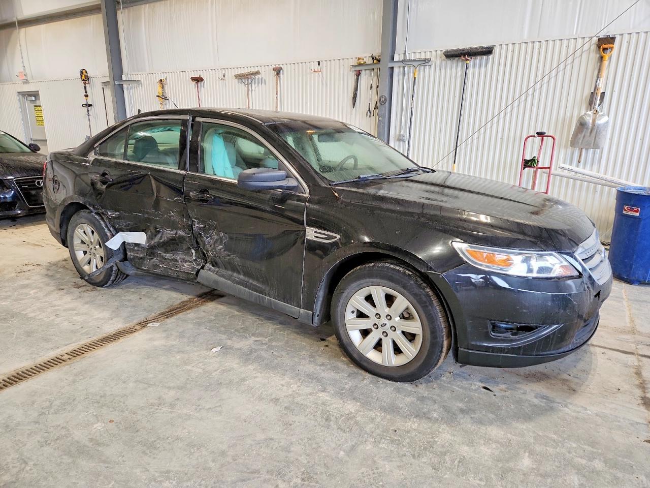 2011 FORD TAURUS SE photo 4