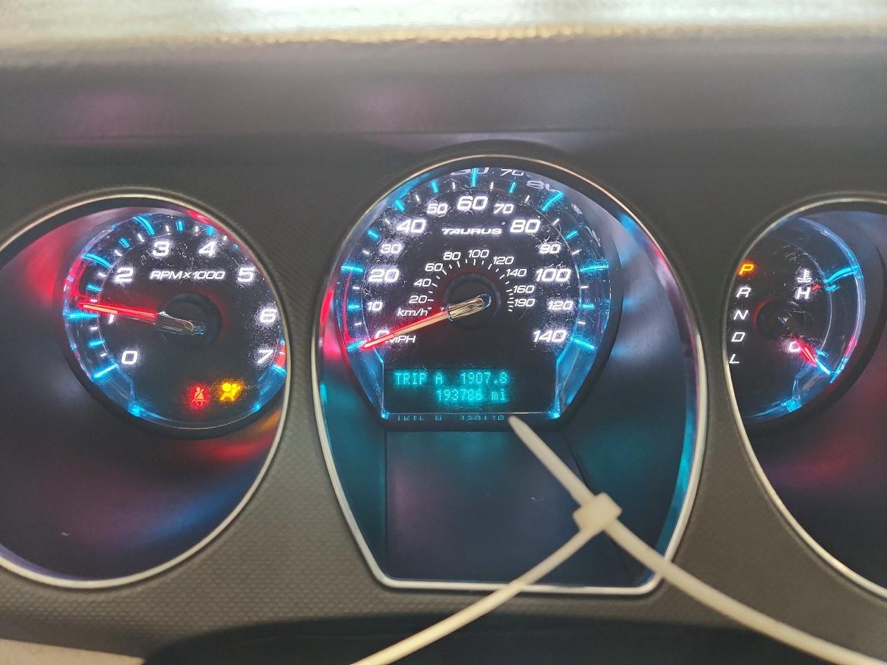 2011 FORD TAURUS SE photo 9