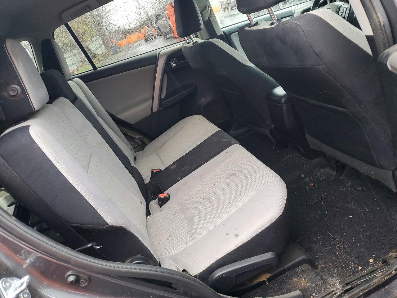 2017 TOYOTA RAV4 XLE photo 10