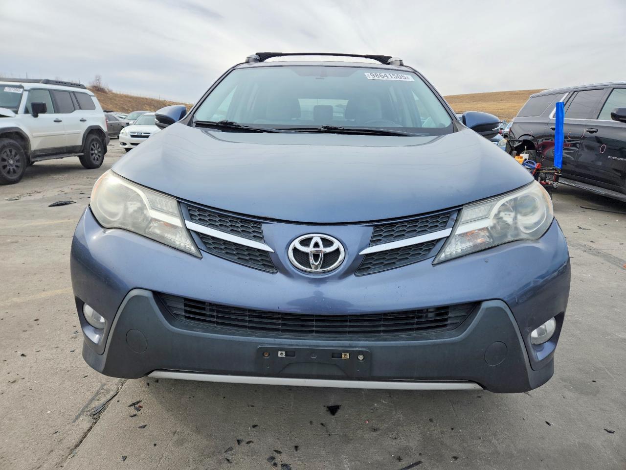2014 TOYOTA RAV4 XLE photo 5