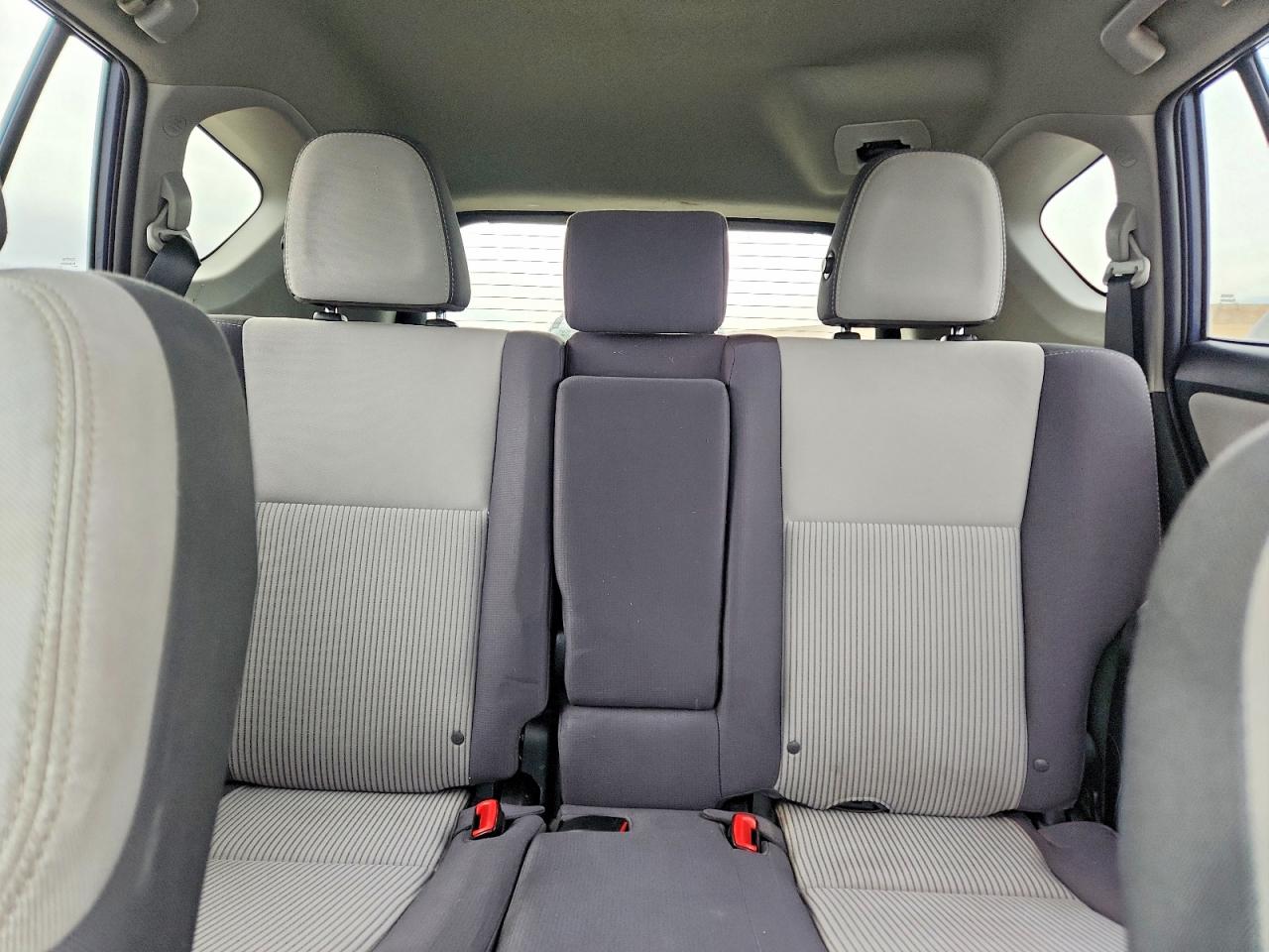 2014 TOYOTA RAV4 XLE photo 10