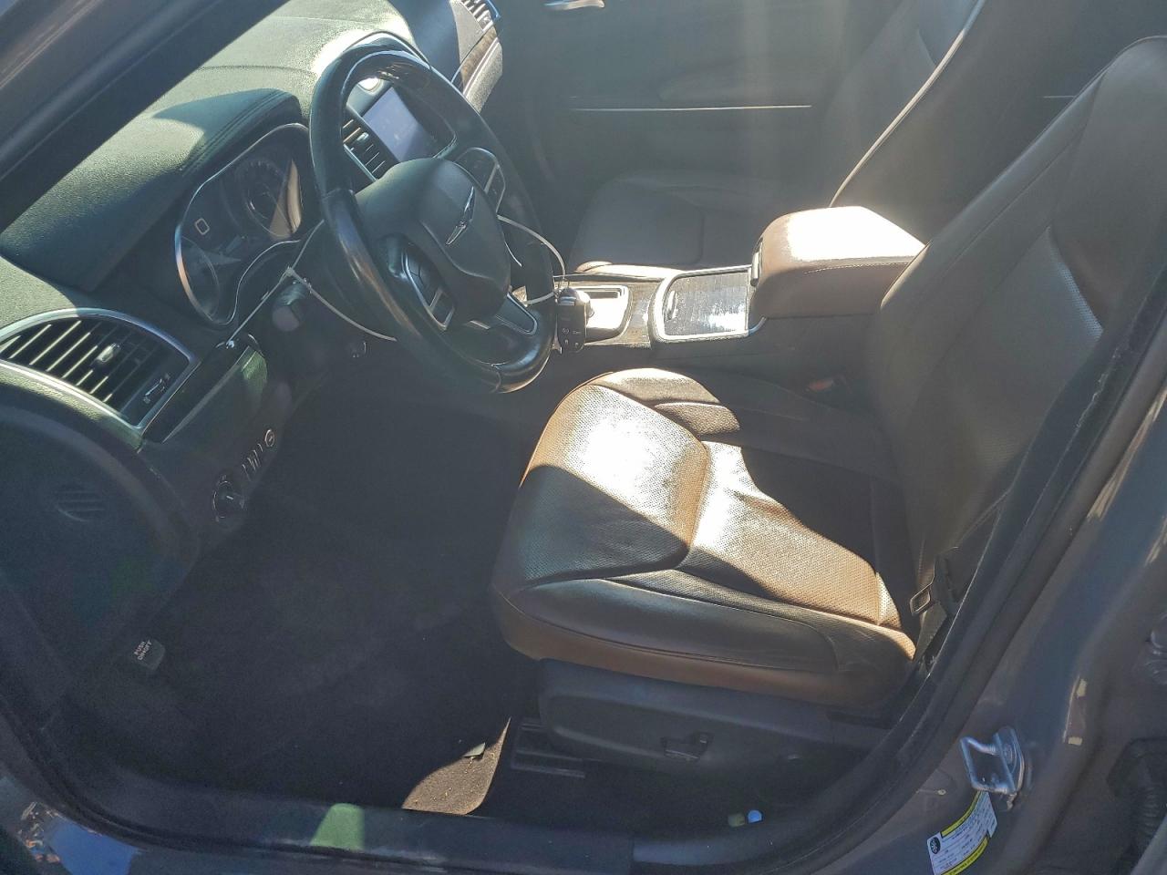 2018 CHRYSLER 300 LIMITED photo 7