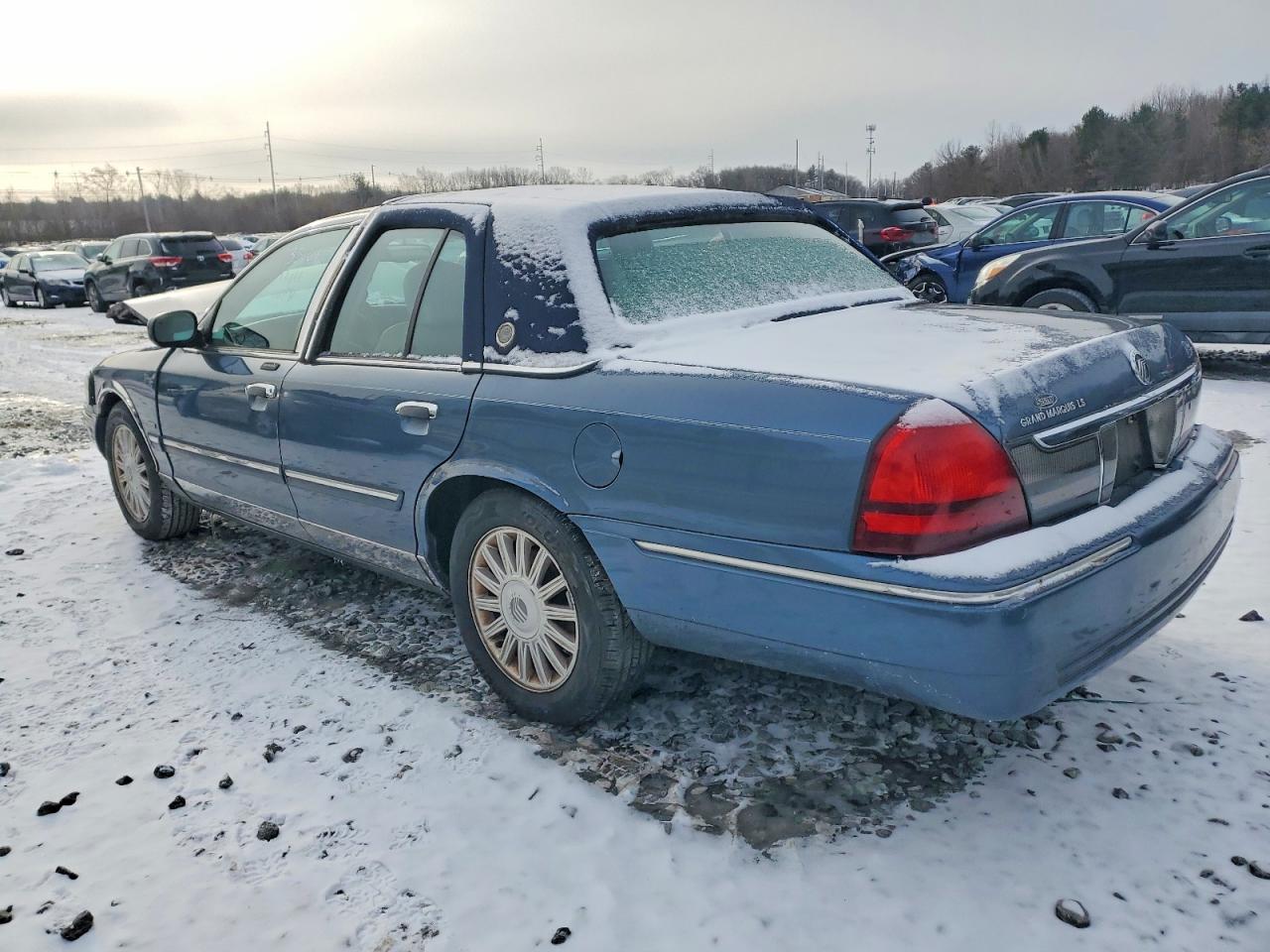 2009 MERCURY GRAND MARQUIS LS photo 2