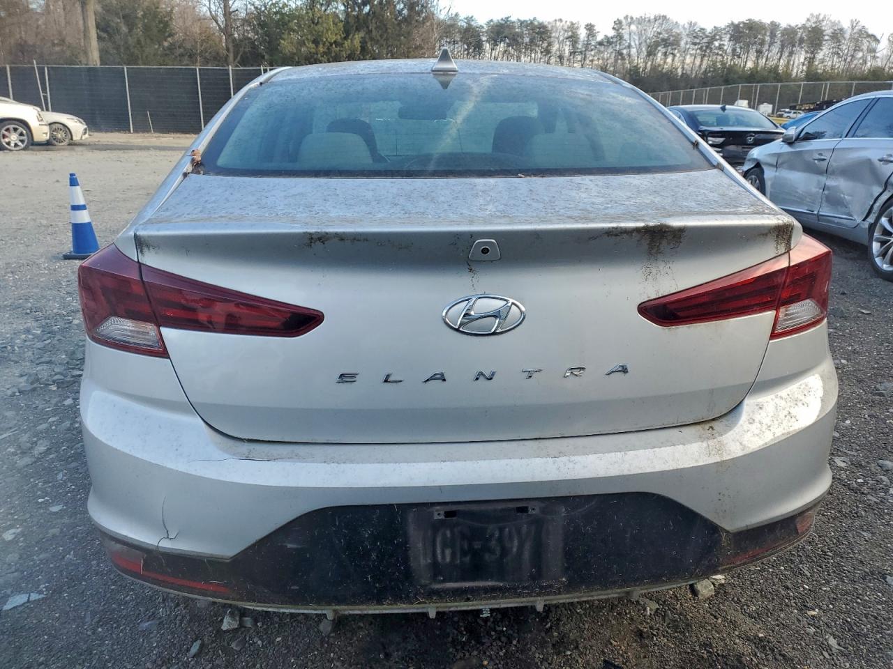 2019 HYUNDAI ELANTRA SEL photo 6