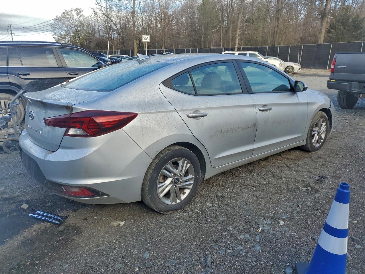 2019 HYUNDAI ELANTRA SEL photo 3