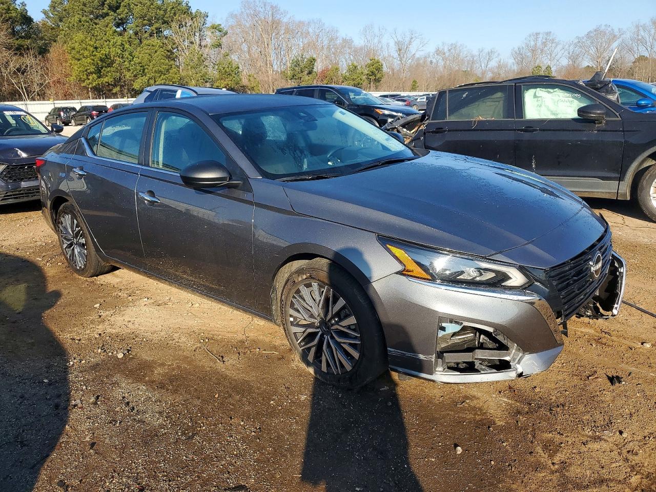 2025 NISSAN ALTIMA SV photo 4