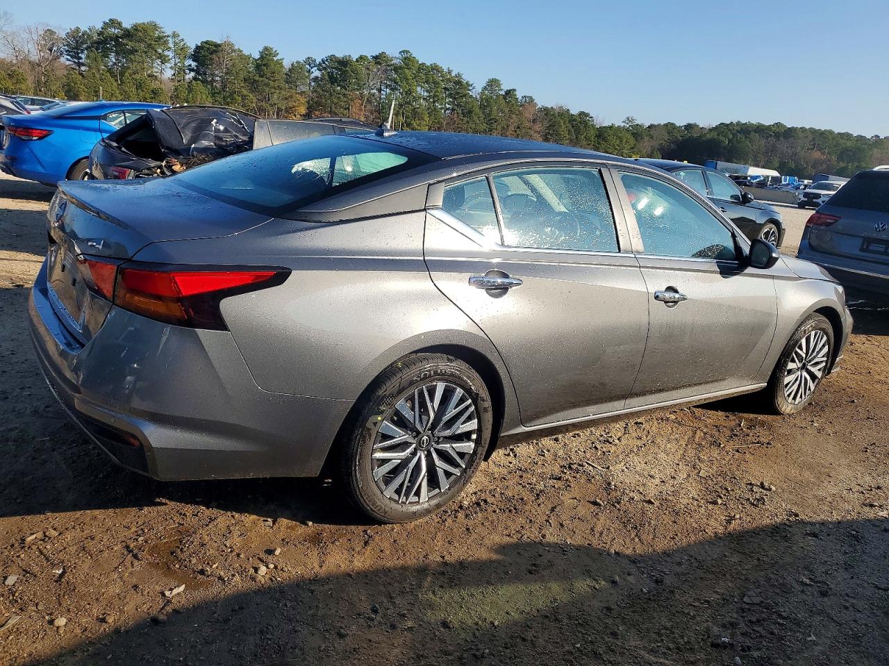 2025 NISSAN ALTIMA SV photo 3