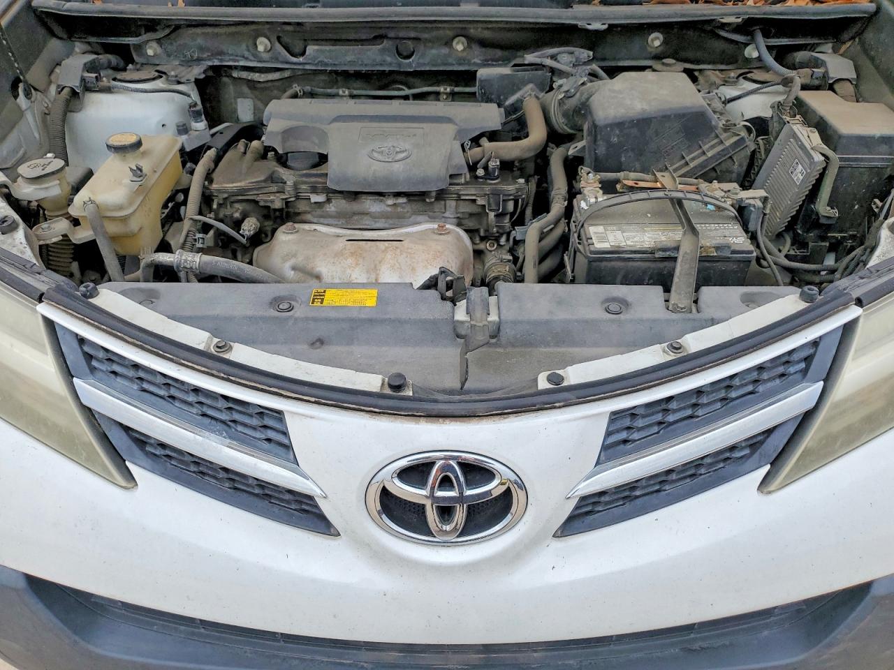 2014 TOYOTA RAV4 XLE photo 12