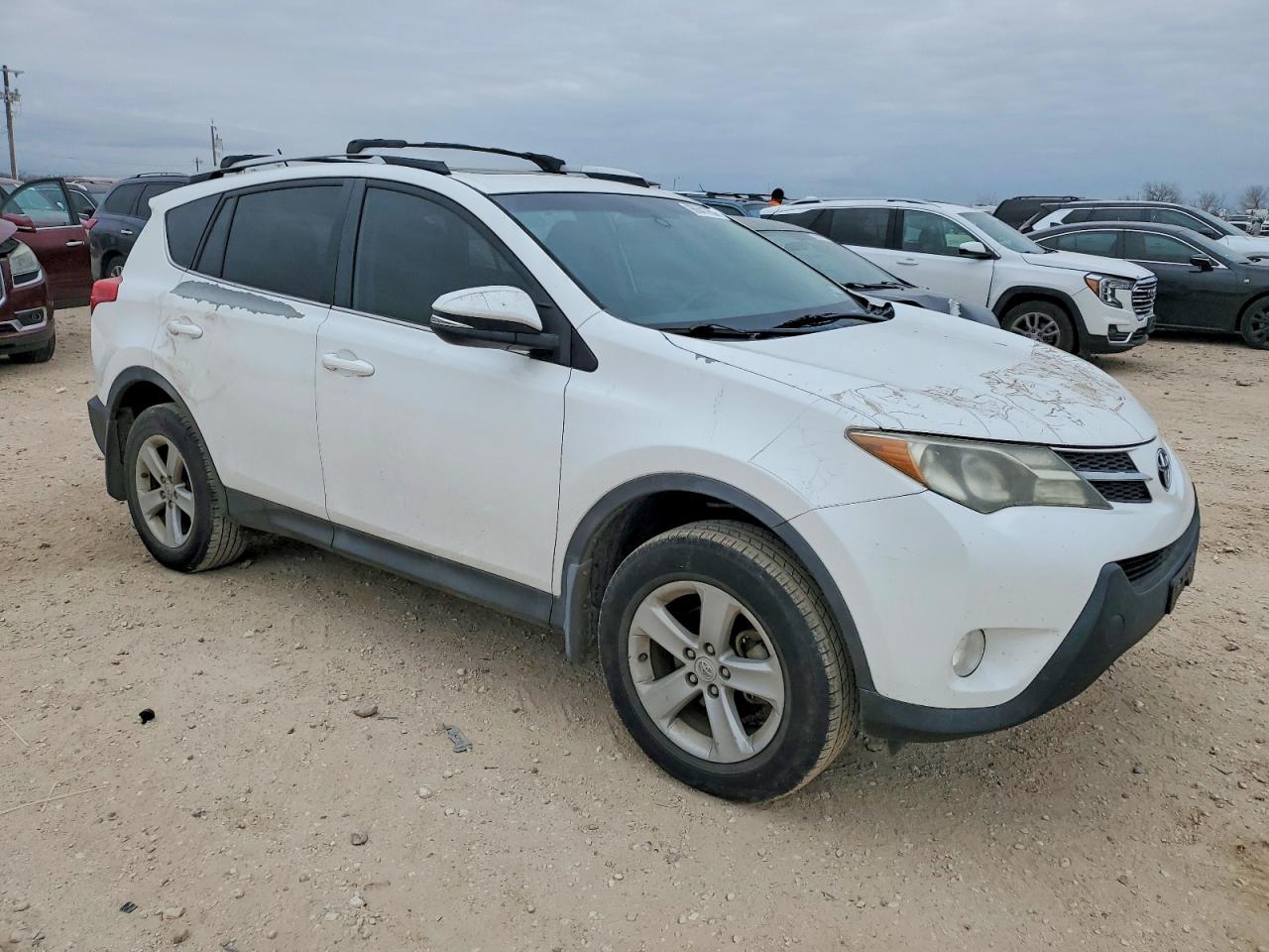 2014 TOYOTA RAV4 XLE photo 4