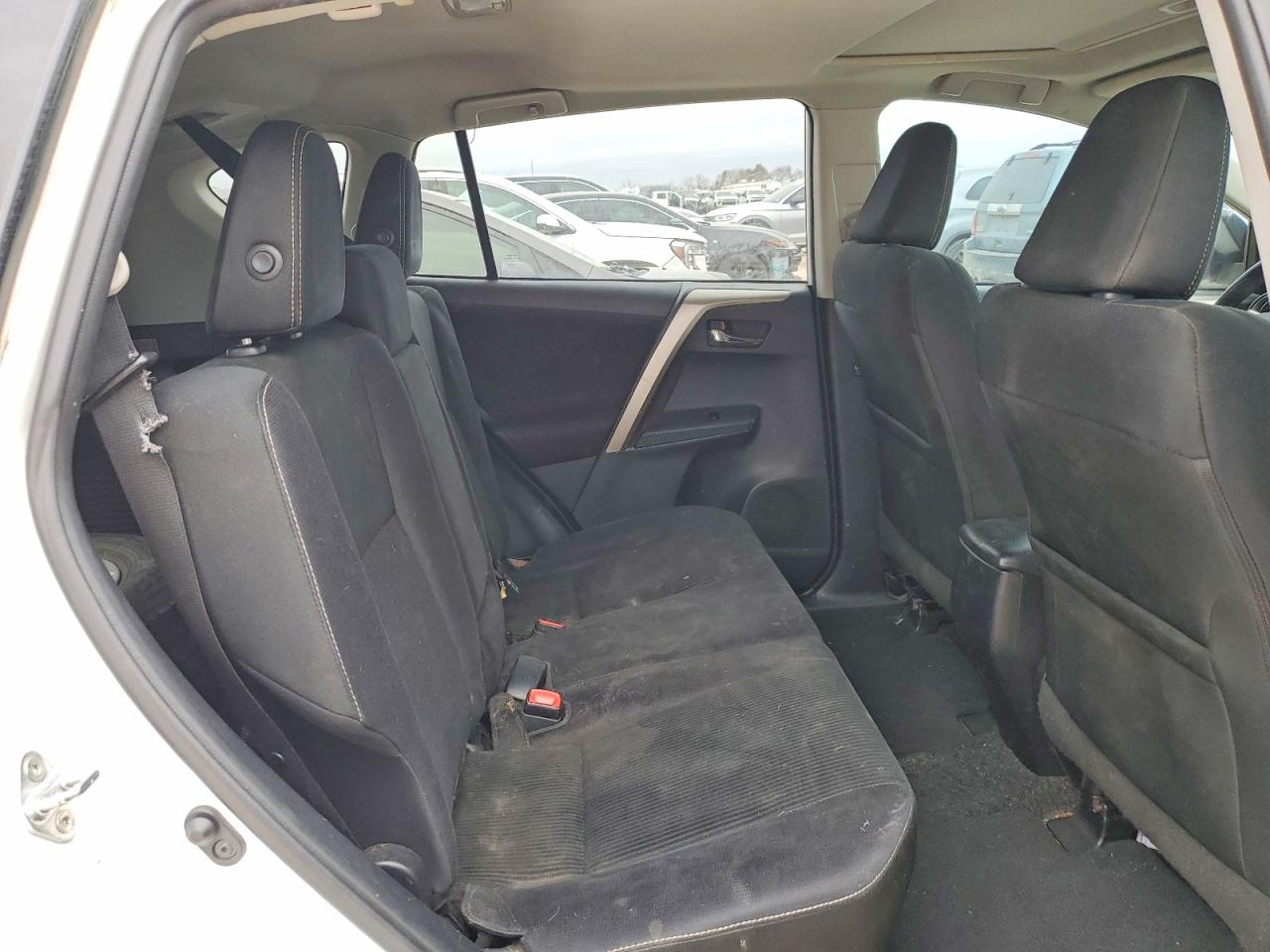 2014 TOYOTA RAV4 XLE photo 11