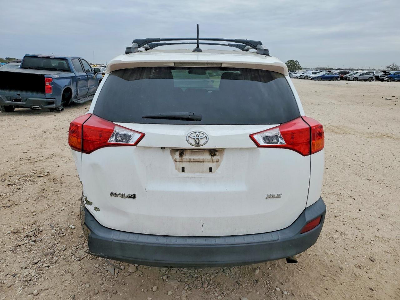 2014 TOYOTA RAV4 XLE photo 6