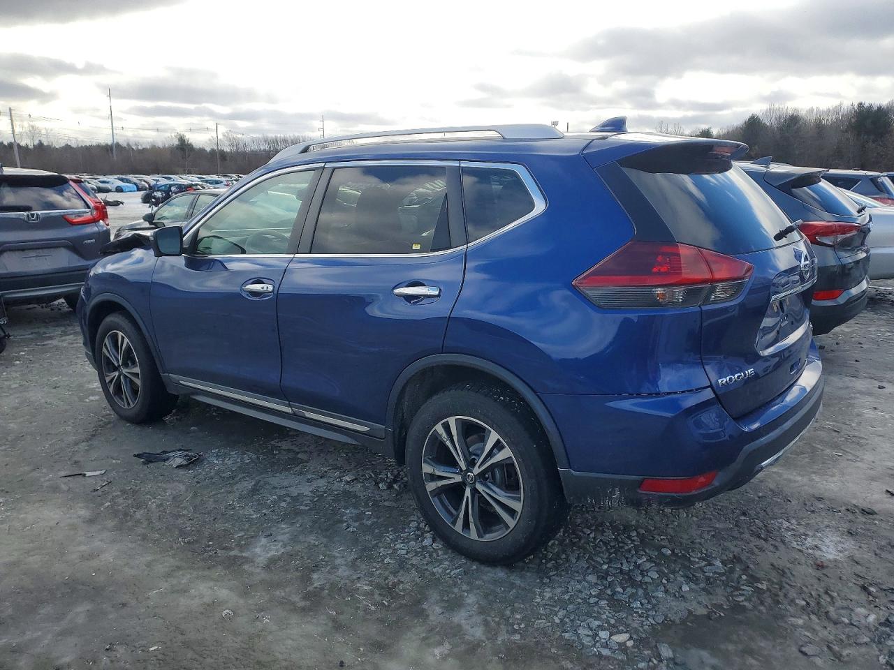 2018 NISSAN ROGUE S photo 2