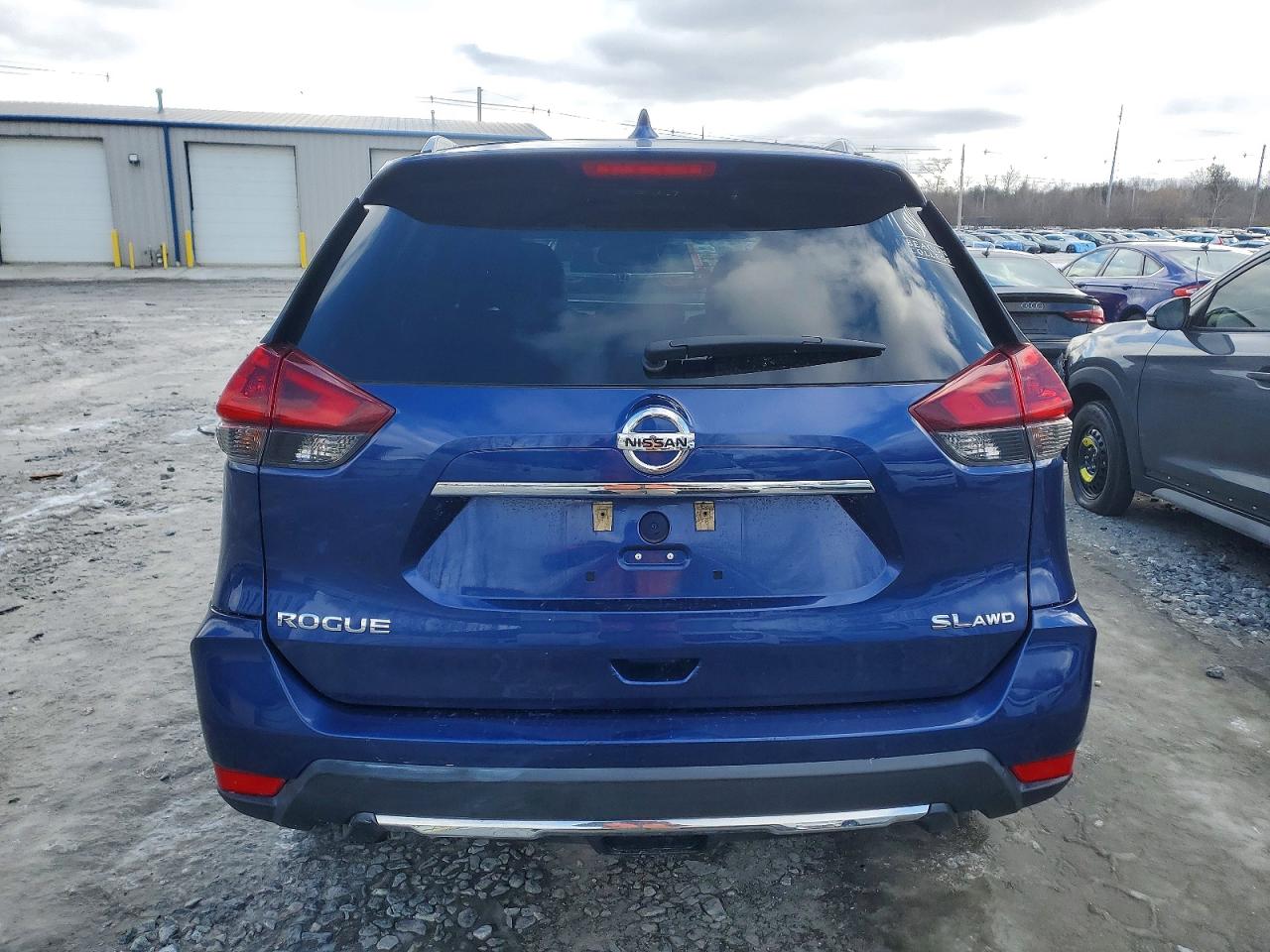 2018 NISSAN ROGUE S photo 6
