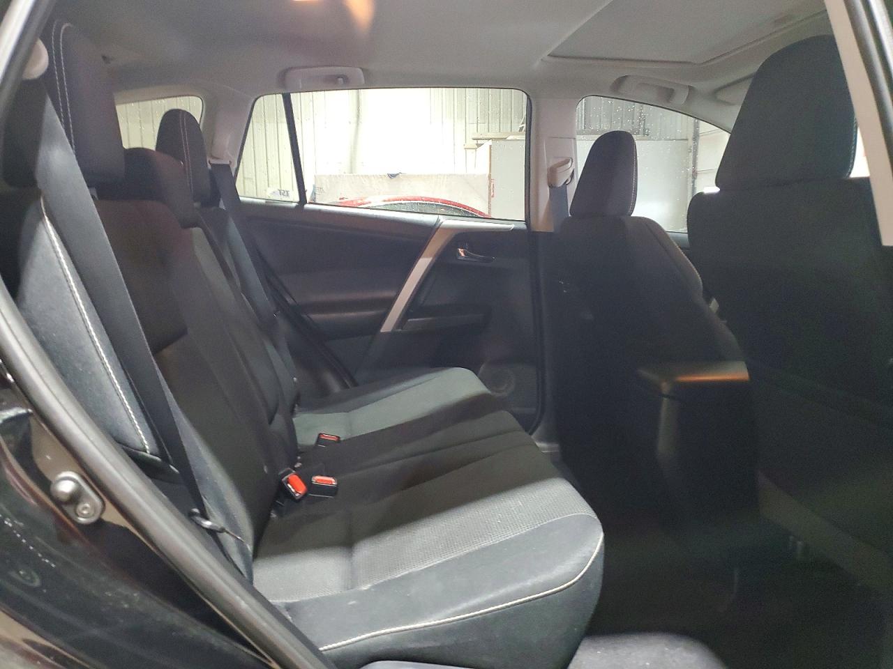 2017 TOYOTA RAV4 XLE photo 11