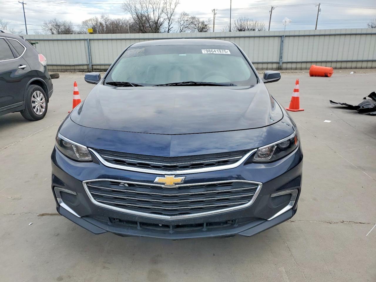 2017 CHEVROLET MALIBU LT photo 5