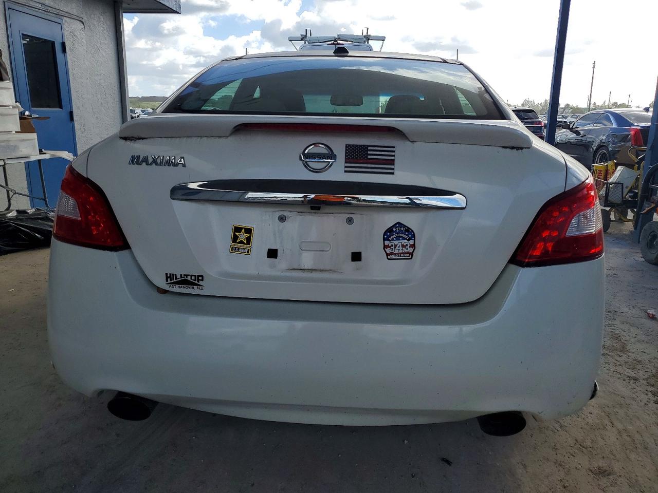 2010 NISSAN MAXIMA S photo 6
