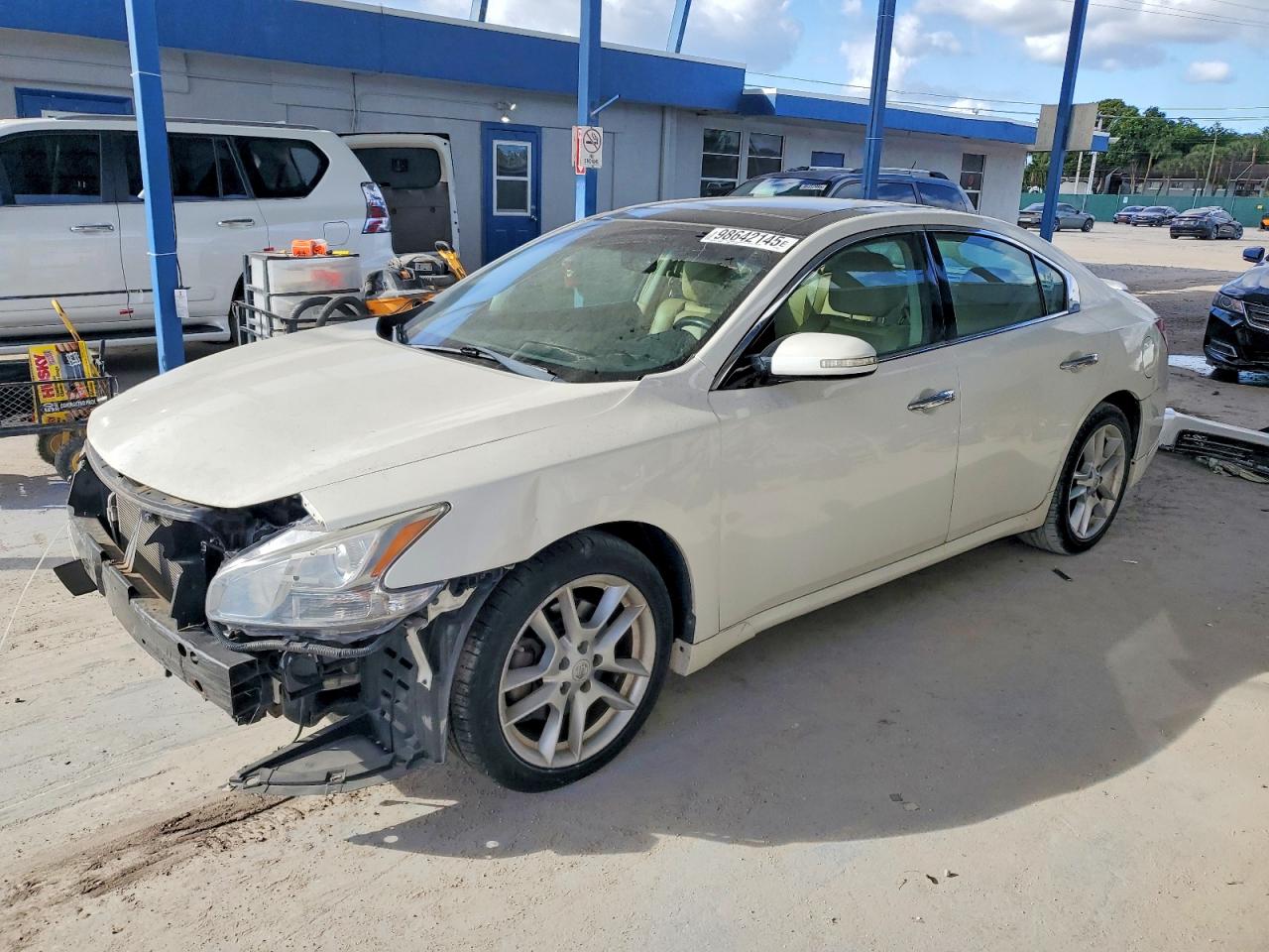 2010 NISSAN MAXIMA