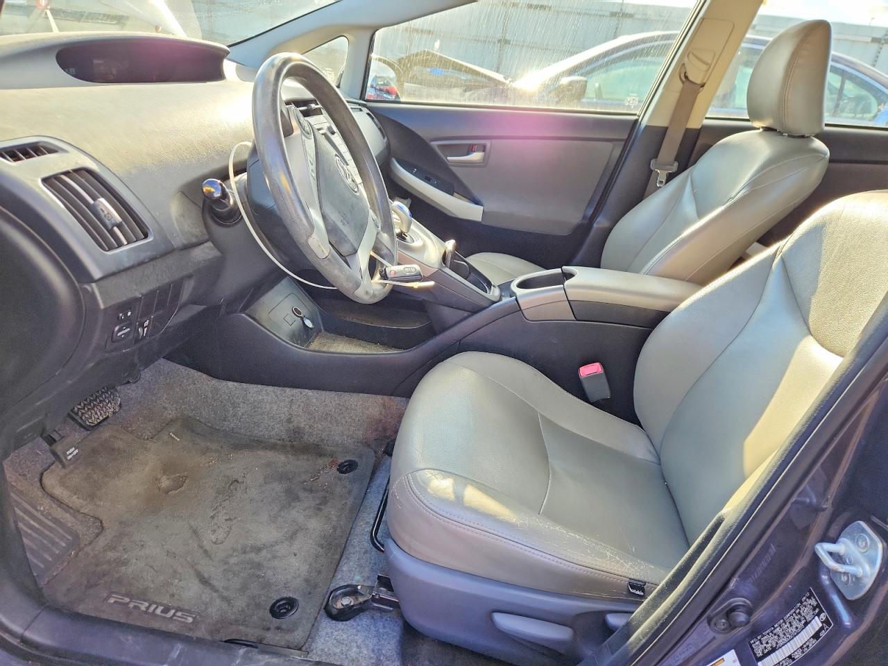 2012 TOYOTA PRIUS TWO photo 7
