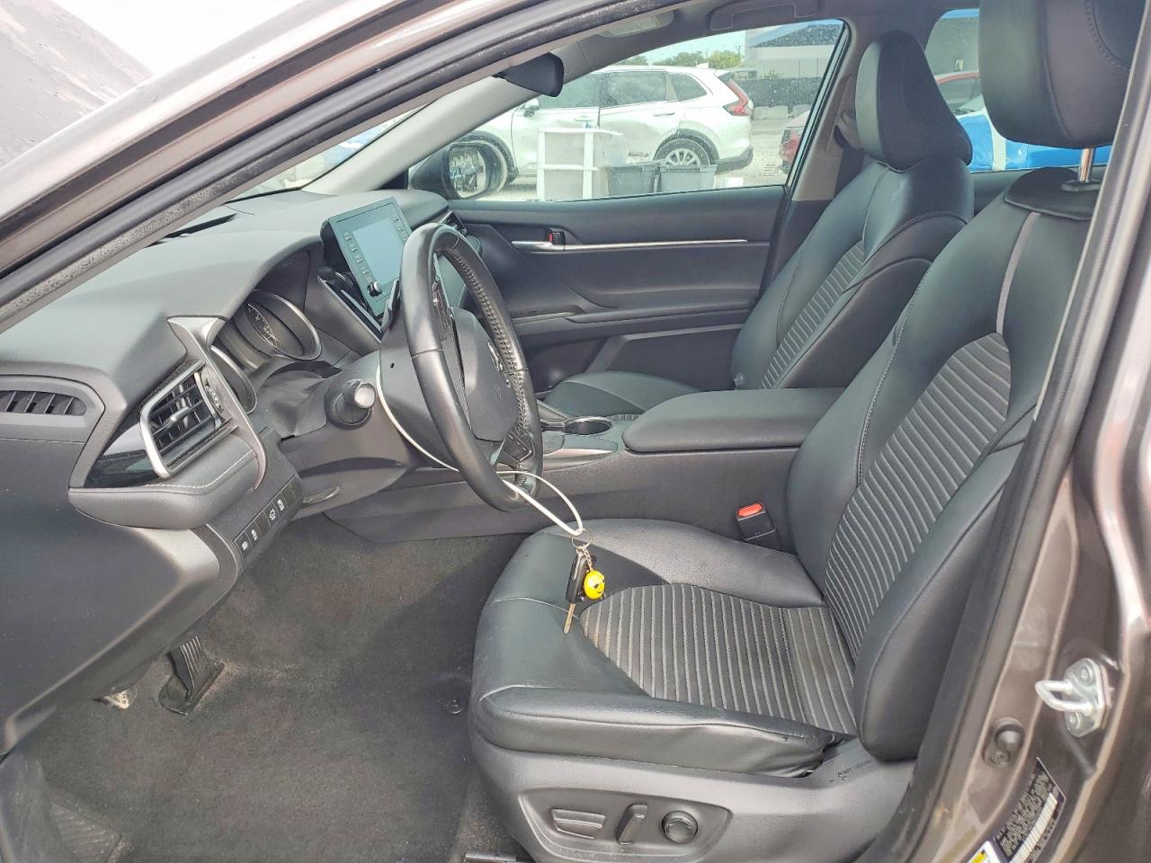 2021 TOYOTA CAMRY SE photo 7