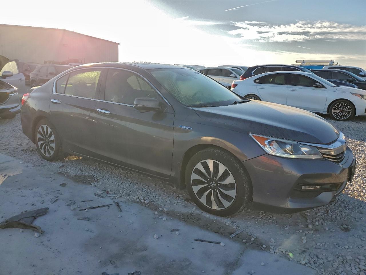 2017 HONDA ACCORD HYBRID EXL photo 4