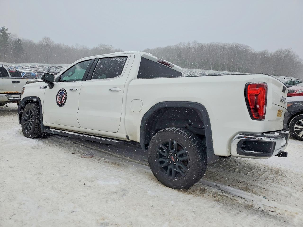 2022 GMC SIERRA LIMITED K1500 SLT photo 2