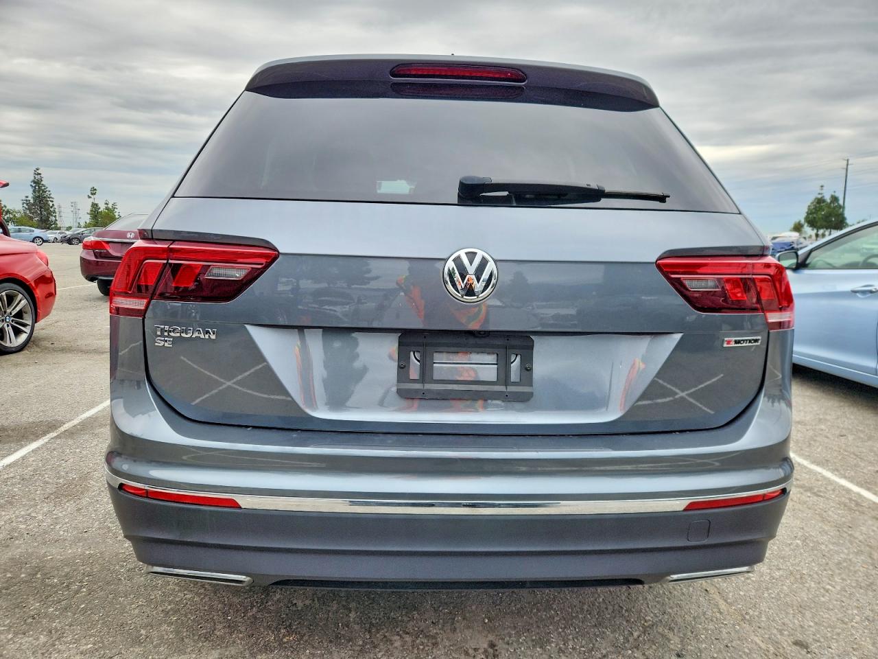 2020 VOLKSWAGEN TIGUAN SE photo 6