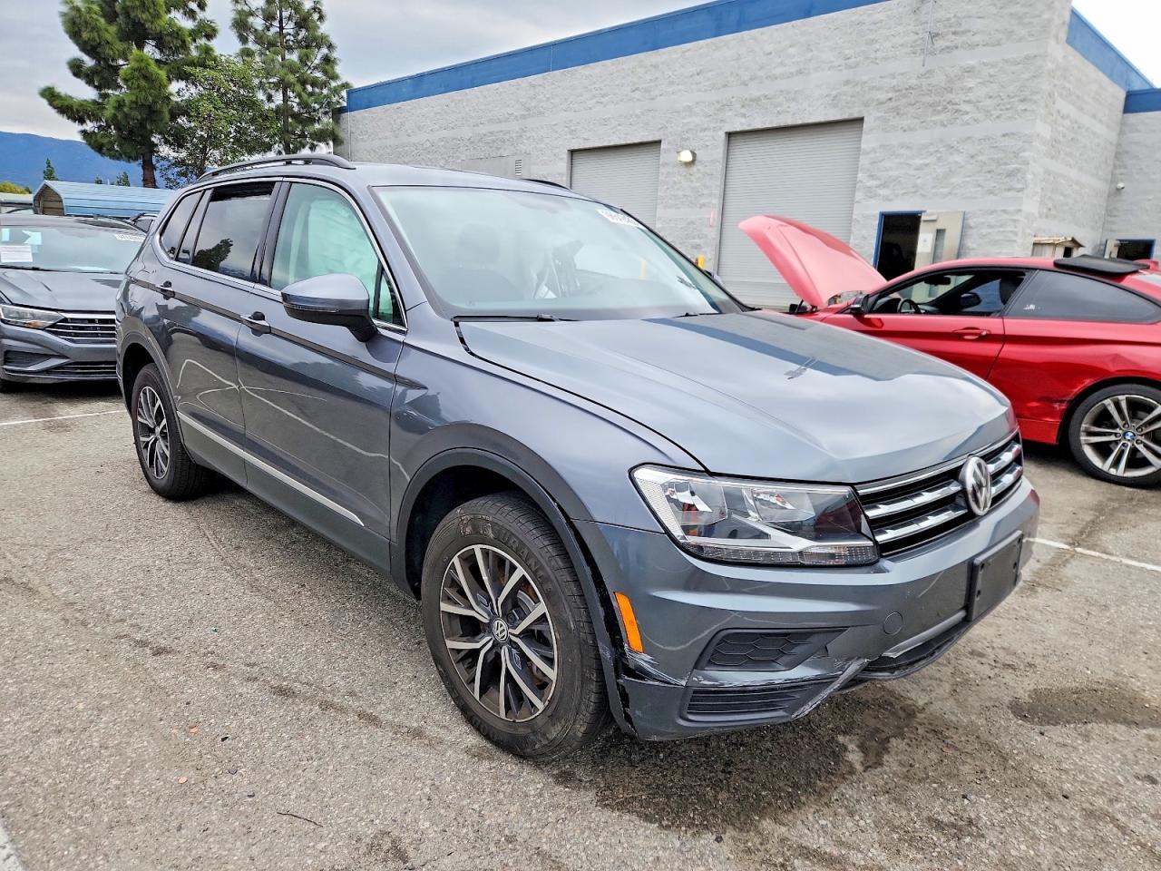 2020 VOLKSWAGEN TIGUAN SE photo 4