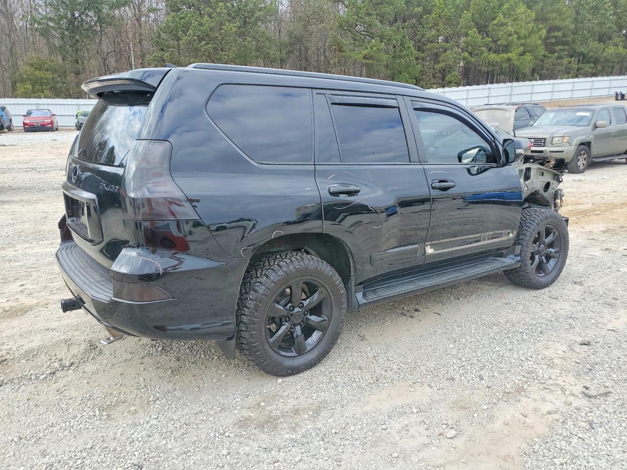 2017 LEXUS GX 460 photo 3