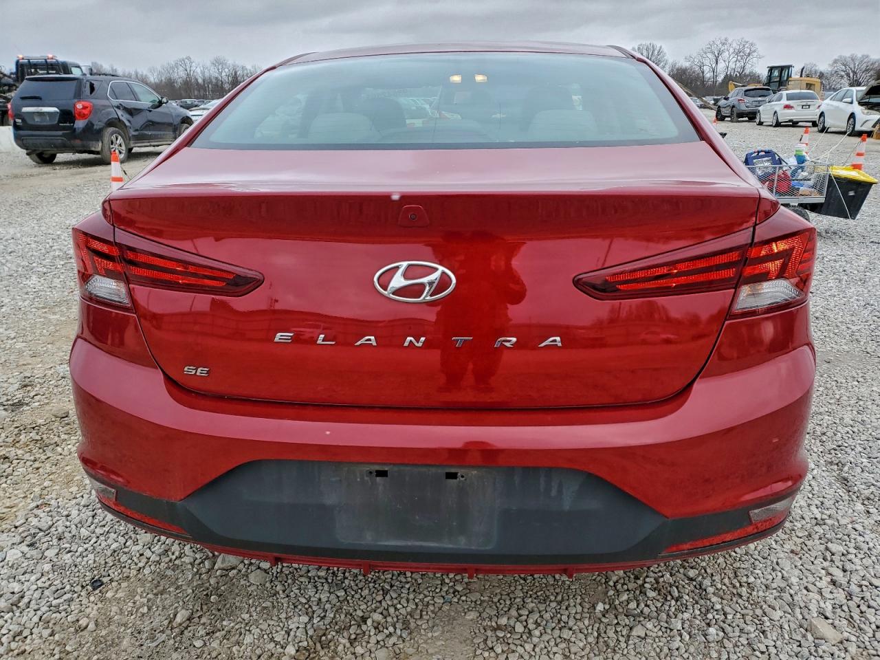 2019 HYUNDAI ELANTRA SE photo 6