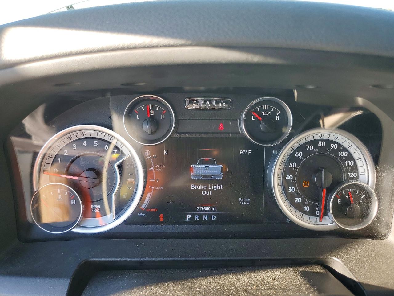 2015 RAM 1500 SLT photo 9