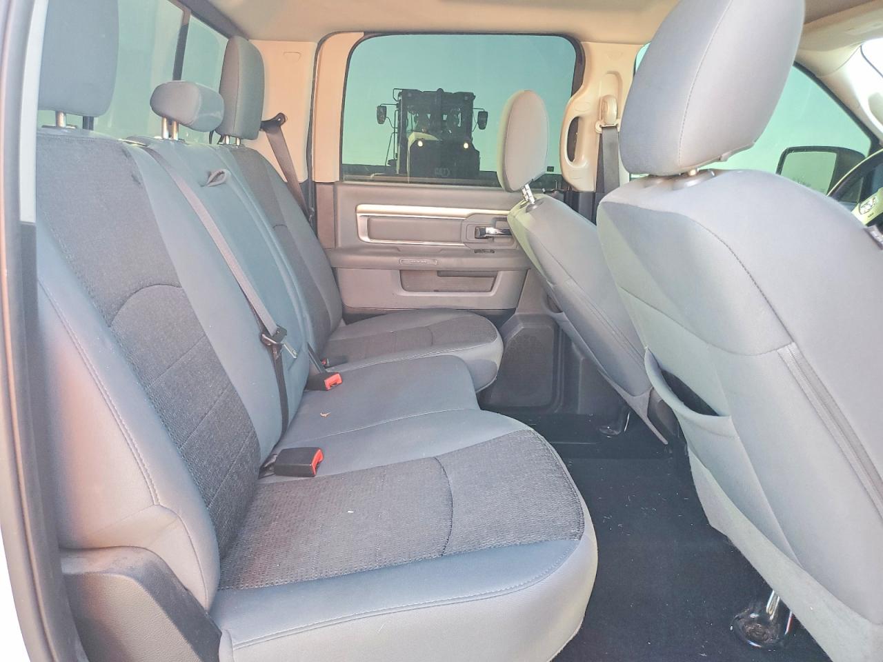 2015 RAM 1500 SLT photo 10