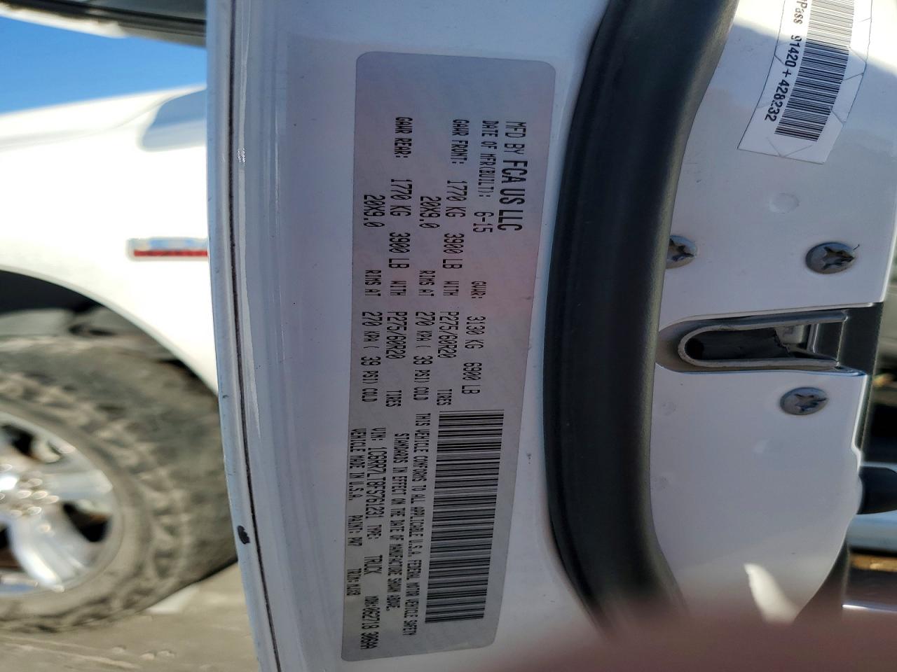 2015 RAM 1500 SLT photo 13